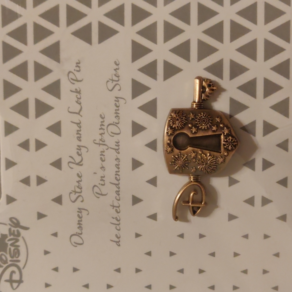 Disney Key & Lock Pin